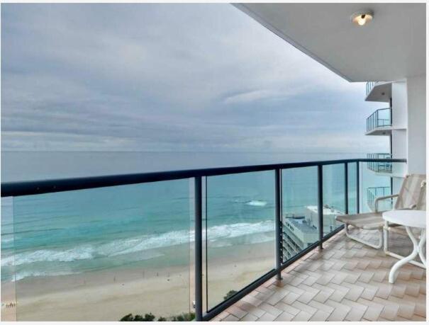 Endless Ocean Views, Spacious, Facilities Gold Coast
